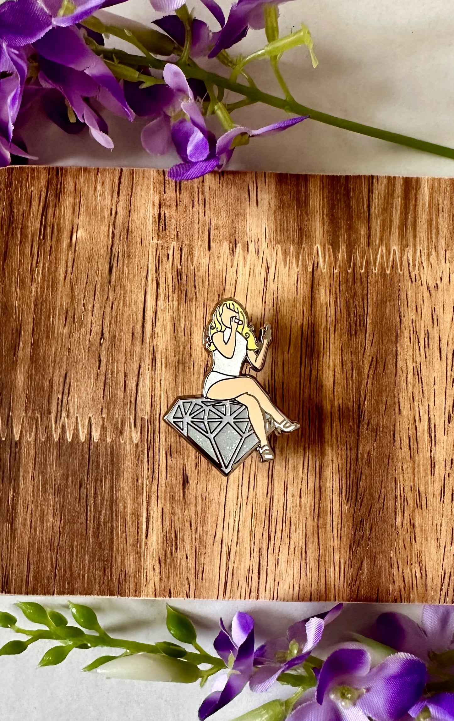 Sabrina at the VMAs Pin