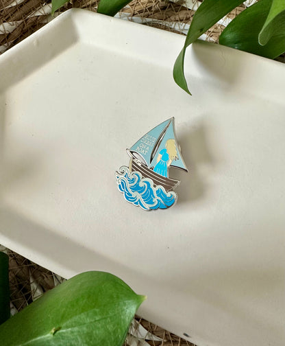 BLUE DRESS ON A BOAT PIN