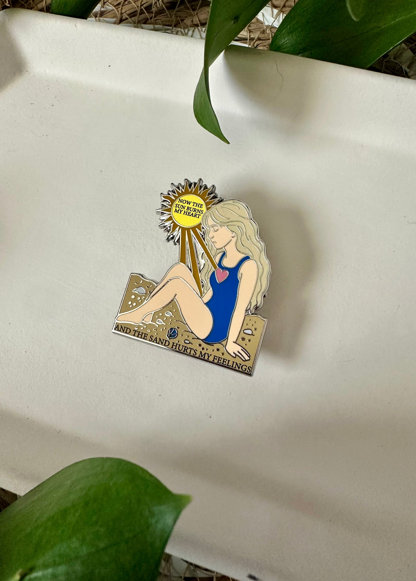 PIN]SUN BURNS MY HEART PIN