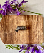 Load image into Gallery viewer, Olive Garden Pin
